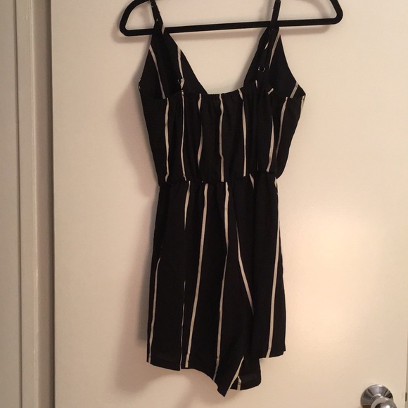 Black and white striped romper - Picture 4 of 4